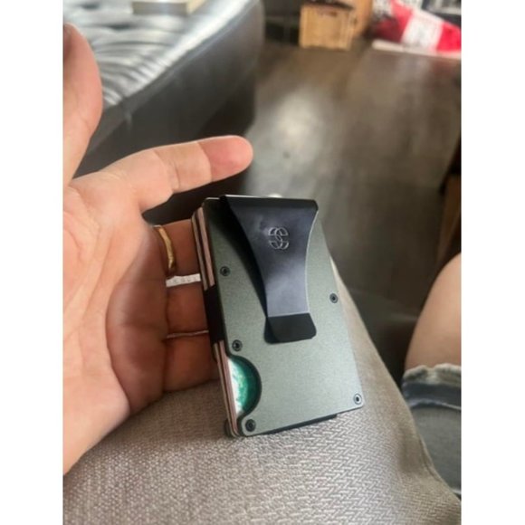 Slim Metal Wallet for Men - Minimalist Tactical Wallet - RFID Blocking Wallet - Picture 6 of 6